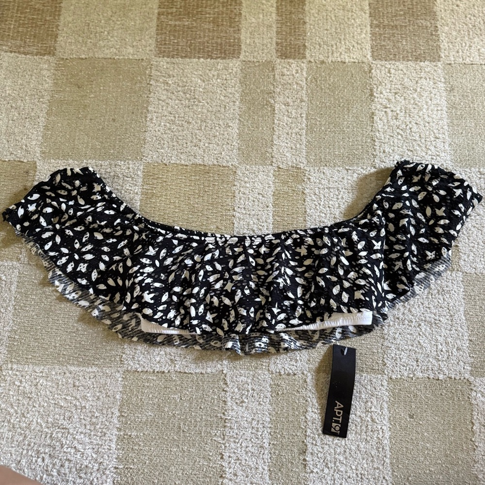 Apt. 9 Black and White Floral Off-Shoulder bikini Top